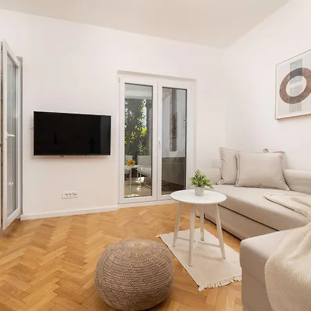 Alfa Apartment