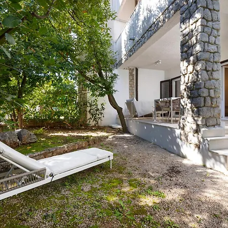 Apartment Alfa *